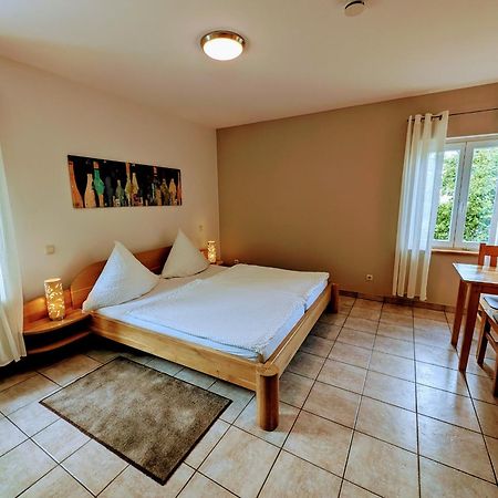 Weingut Weich Hotel Riol Buitenkant foto