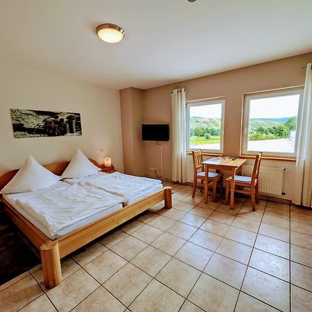 Weingut Weich Hotel Riol Buitenkant foto