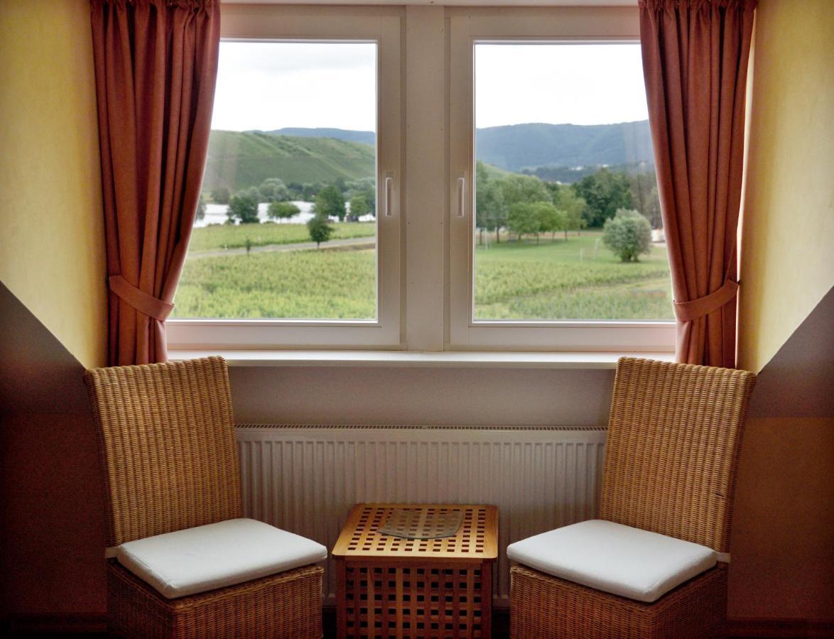 Weingut Weich Hotel Riol Buitenkant foto