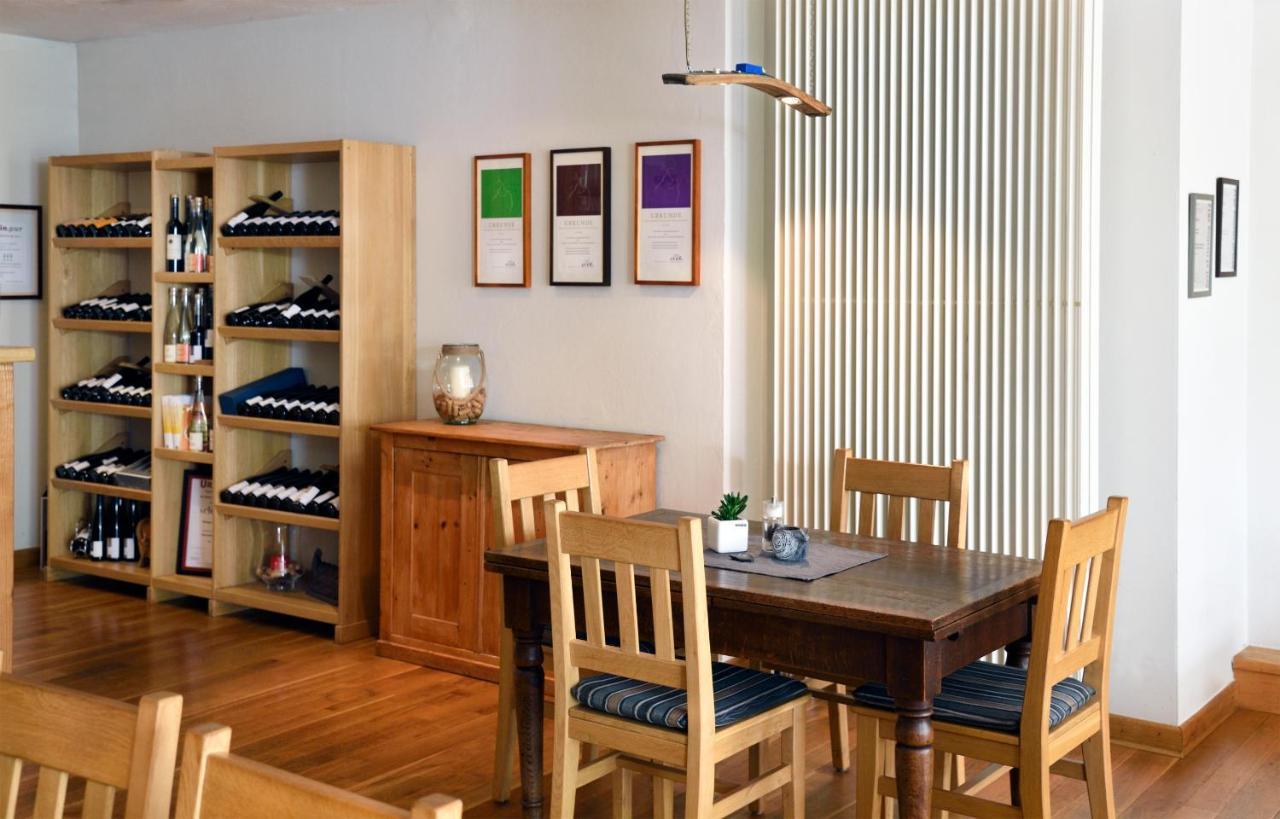 Weingut Weich Hotel Riol Buitenkant foto