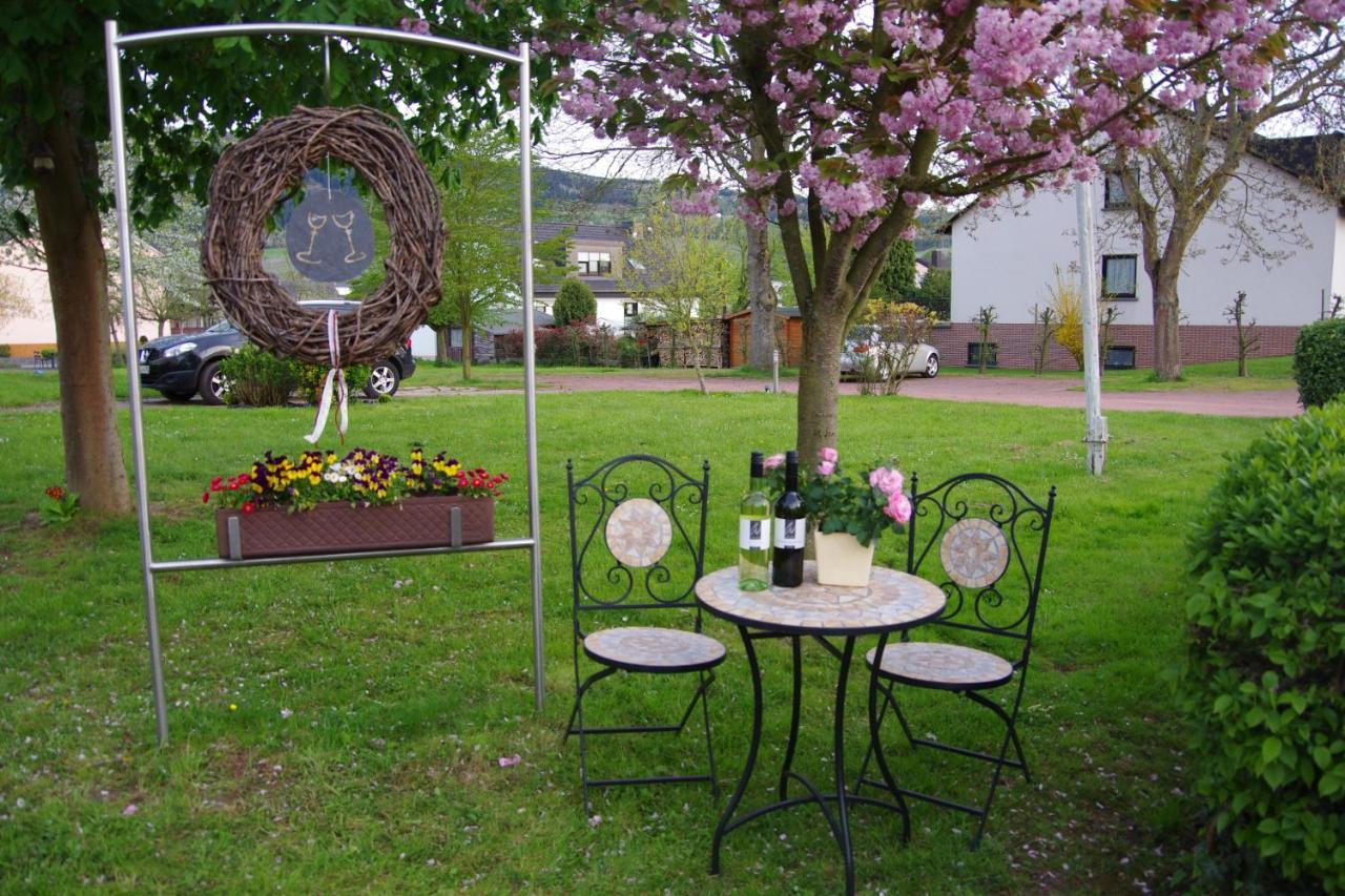 Weingut Weich Hotel Riol Buitenkant foto