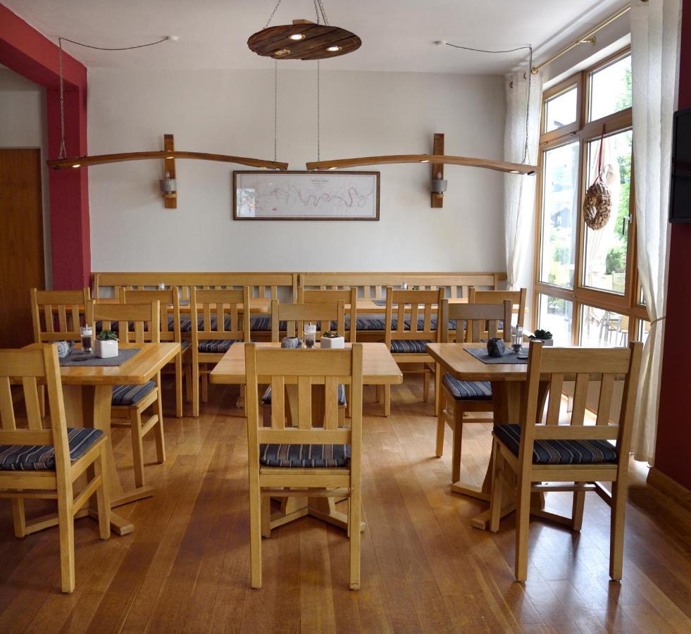 Weingut Weich Hotel Riol Buitenkant foto